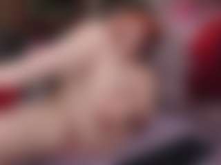 Kora Racy MILF webcam performer live streaming