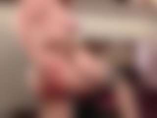 Kora Racy MILF webcam performer live streaming