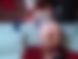 Kora Racy MILF webcam performer live streaming