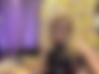 Live cam show with MilaHill - Kisses on livesuperchat.net