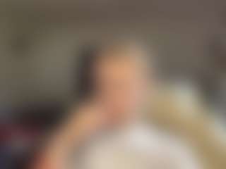 Live cam show with MilaHill - Kisses on Strip Flash - Live Sex Shows