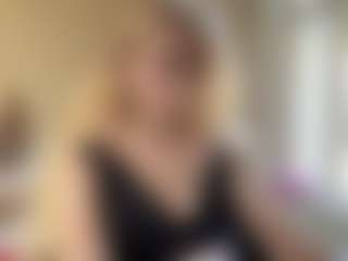 Live cam show with MilaHill - Kisses on nudelive.tv