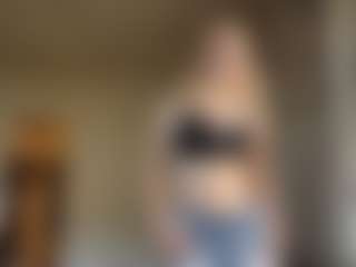 Live cam show with MilaHill - Kisses on xxxlivecams.org