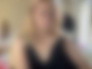 Live cam show with MilaHill - Kisses on Soda Cam