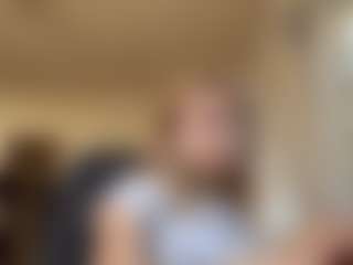 Live cam show with MilaHill - Doggy on Soda Cam