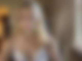 Live cam show with MilaHill - Kisses on chickslive.net