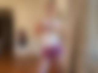 Live cam show with MilaHill - Kisses on Adult Interactions