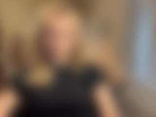 Live cam show with MilaHill - Oil on Camsoda