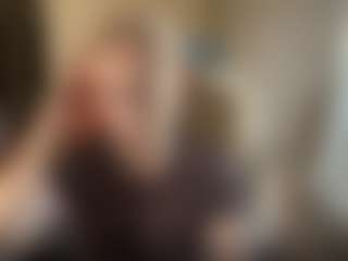 Live cam show with MilaHill - Kisses on liverealitysex.com