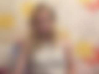 Live-Cam-Show mit MilaHill - Nails auf Camsoda
