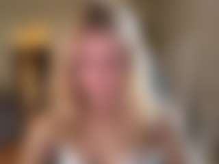 Live cam show with MilaHill - Kisses on Uber Horny