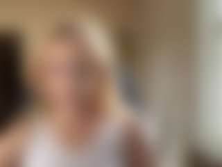 Live cam show with MilaHill - Kisses on Hubzter Live