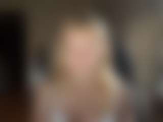 Live cam show with MilaHill - Nails on CamSextacy