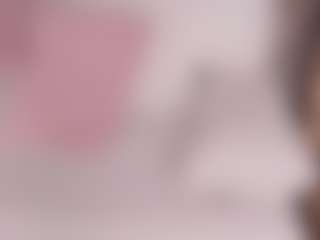Live cam show with Dafnne-Hills - Thin on CamwithHer