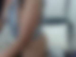 Live cam show with Velvet - Gamer Mature on TeamSkeetLive