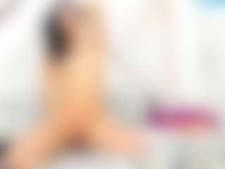 Live cam show with MiaHarper2 - Facial on Camsoda