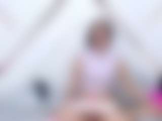 MiaHarper2's Live Sex Cam Show