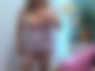 Live cam show with BelleInna - Roll on Camsoda