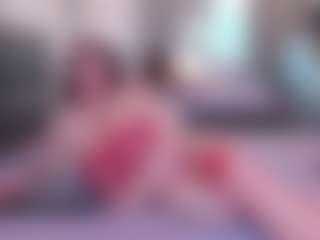 Ailinaioki MILF webcam performer live streaming