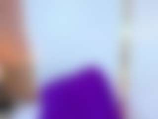 Live cam show with Emmi - Butt Plug on Camsoda