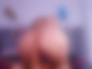 rubi-hops MILF webcam performer live streaming