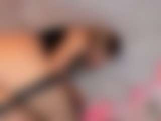 Live cam show with VeronicaRosee - Flat Chested on CamClone