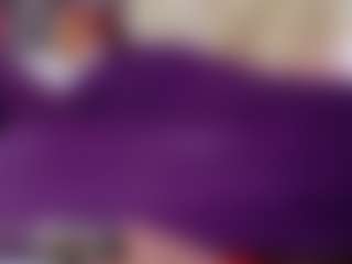 Live cam show with Emmasexxy - Thick on Camsoda