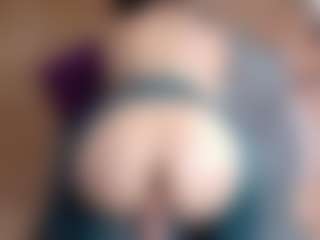 Live cam show with Emmasexxy - Fuck Machine on Chatstar