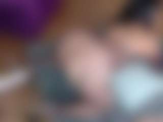 Live cam show with Emmasexxy - Thick on Dare Cams