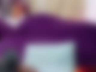 Live cam show with Emmasexxy - Thick on Free Soda