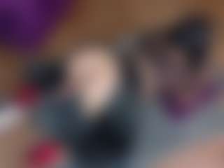 Live cam show with Emmasexxy - Horney on Latina Girls