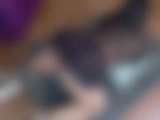 Live cam show with Emmasexxy - Horney on sexytreat.net