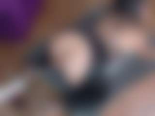 Live cam show with Emmasexxy - Horney on Gym Cam Girls