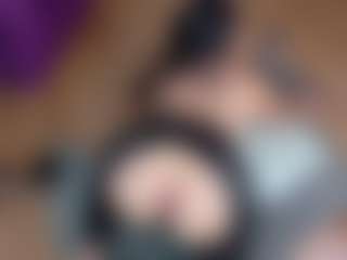Live cam show with Emmasexxy - Horney on xfollow cams