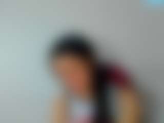 Live cam show with AmyKolbold33 - Thin on TastyBlacksLive