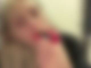 Live cam show with LeahSmith - Blue Eyes on chickslive.net
