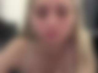 Live cam show with LeahSmith - Blue Eyes on Streamer API