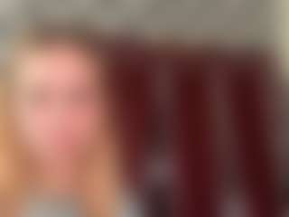 Live cam show with AlisMoona - Suck on LiveSexCams6