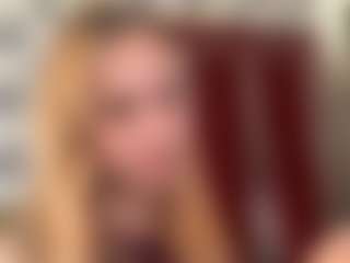 Live cam show with AlisMoona - Ukrainian on UwU Esports | united states