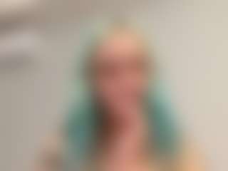 Live cam show with AlisMoona - Stockings on StripNow