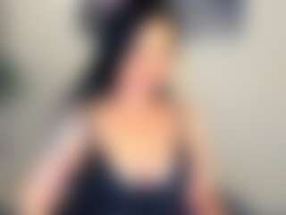 Live cam show with Sara - Mature on SquirtSoMuch