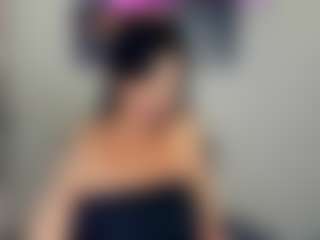 Live cam show with Sara - Public Mature on makecum.org