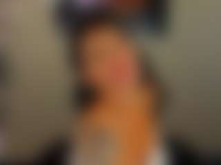 Live cam show with Sara - Moaning on CamClone