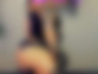 Live cam show with Sara - Mature on CamwithHer