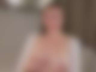Live cam show with DessieKolesar - Body Massage on livesuperchat.net