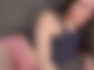 Live cam show with Lana - Cumslut on live18s.com
