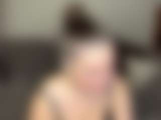 Live cam show with Lana - Bitch on SxyPornLive