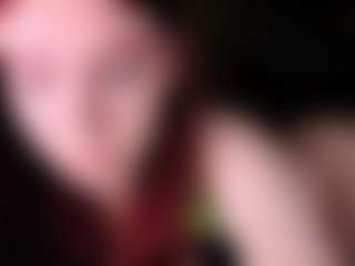 Live cam show with LaylaGlamm - Moaning on Camming Site