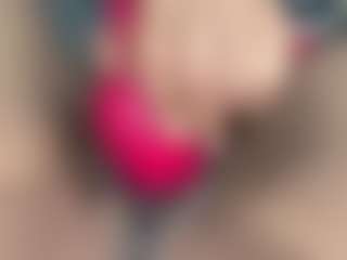 Realwetpussy32's Live Sex Cam Show