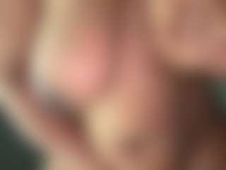 Realwetpussy32's Live Sex Cam Show